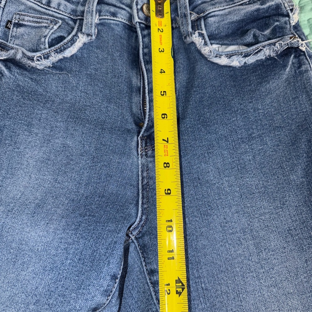 Judy Blue Medium Blue Frayed Ankle Jeans Size 5/27 - Picture 7 of 8